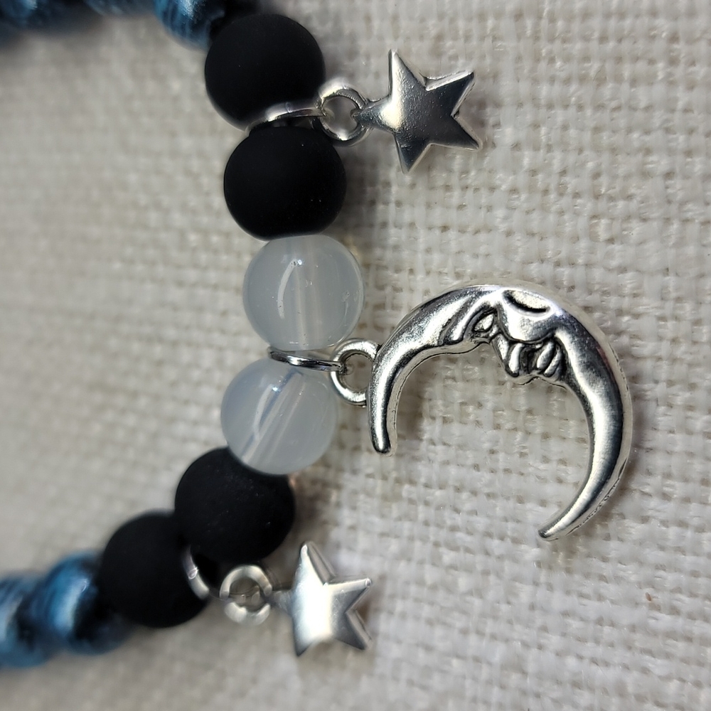Moon, stars, dream glass 8mm beaded stretch bracelet - Picture 2 of 3